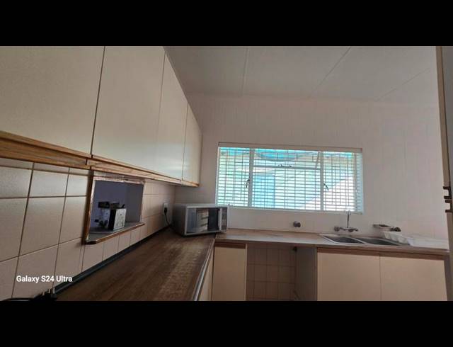 3 BEDROOM PROPERTY TO RENT IN FREEWAY PARK